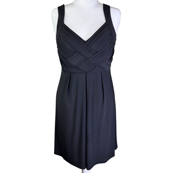 Jessica Howard Dresses & Skirts - Jessica Howard Sleeveless V-Neck Dress Size 12
